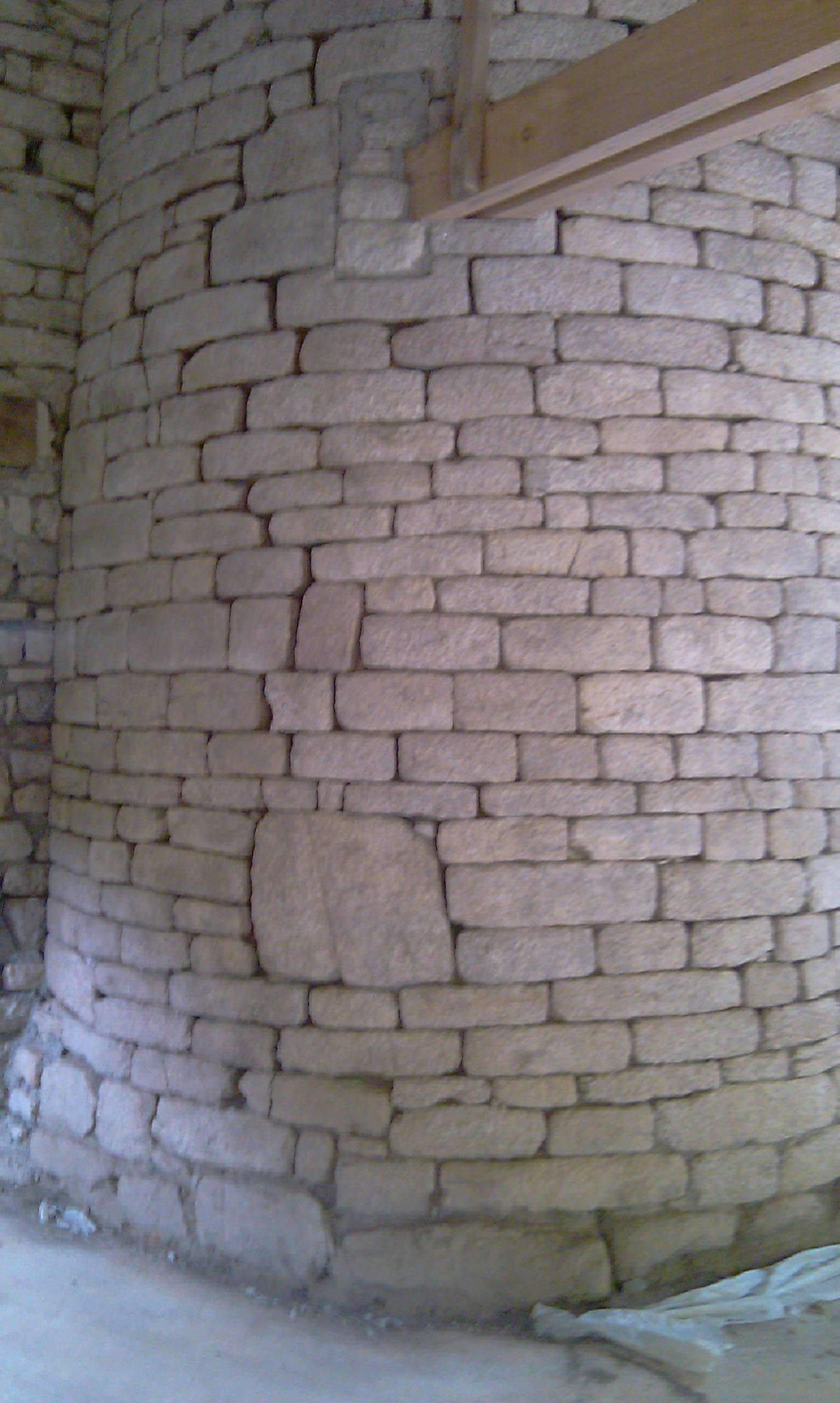 Façade de pierre rénové en utilisant les techniques du sablage